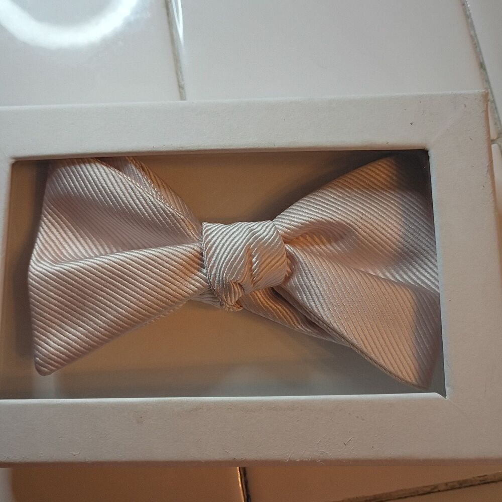 Calvin Klein Men's Pre-Tied Pink Striped Bow Tie Adjustable NIB Opened